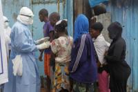 Жителям Сьерра-Леоне на три дня запрещено покидать дома из-за вируса Эбола