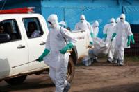 Заболевший лихорадкой Эбола американский врач идет на поправку